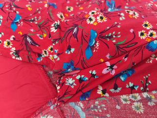 Blusa Bershka rojo flores