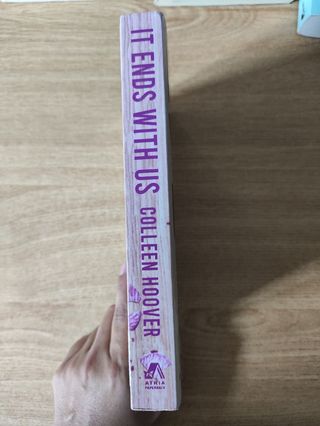 It Ends with Us: A Novel (1)