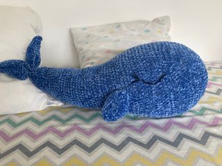 Narval amigurumi de peluche