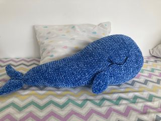 Narval amigurumi de peluche