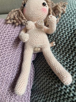 Muñeca amigurumi parto bebé placenta
