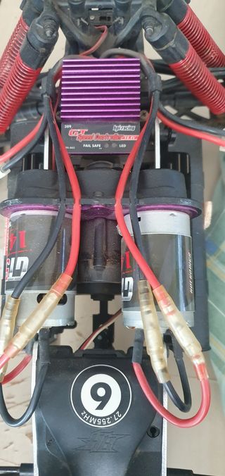Quad HPI E Savage Bimotor RC