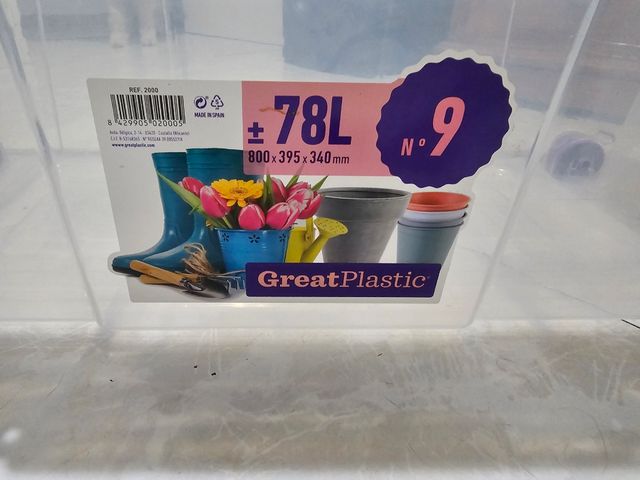 Contenedor plástico con ruedas