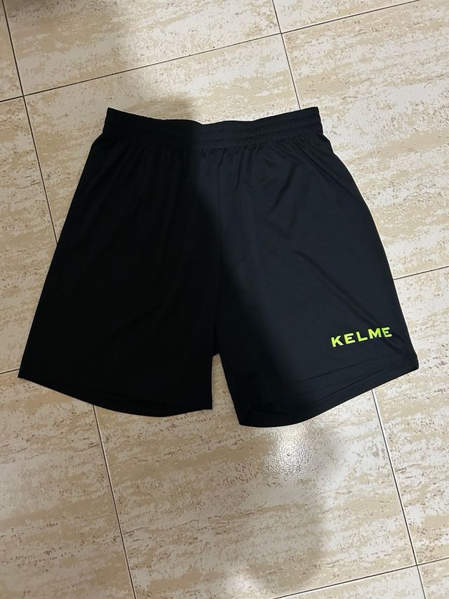 Pantalón corto deportivo Kelme