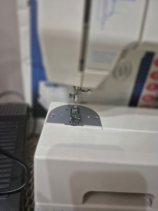 Máquina de coser PKM episode 780