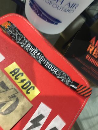 AC/DC Pack Concierto: Pulsera & Más