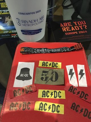 AC/DC Pack Concierto: Pulsera & Más