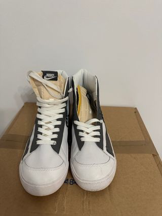 Zapatillas Adidas blancas y grises