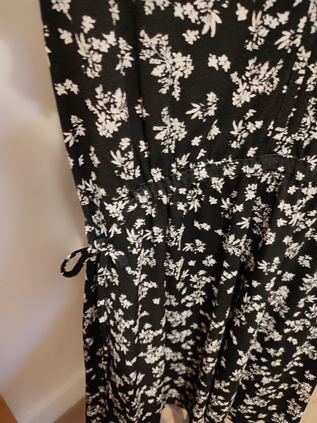 Vestido negro Mango - flores