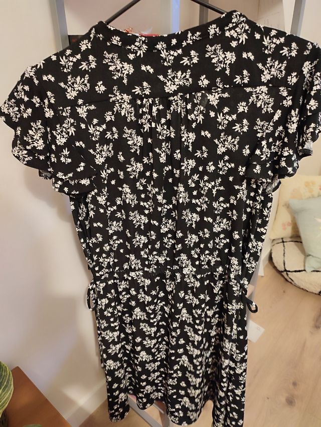 Vestido negro Mango - flores