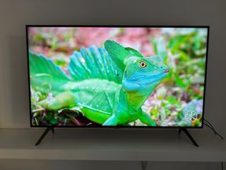 Samsung 43" 4K HDR TV + caja