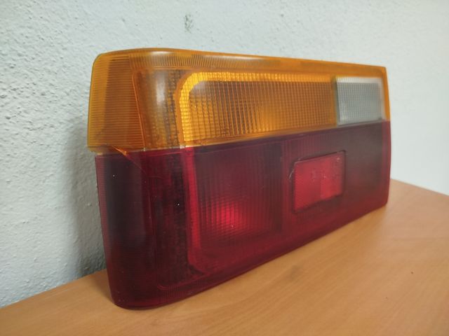 Piloto trasero Renault 9