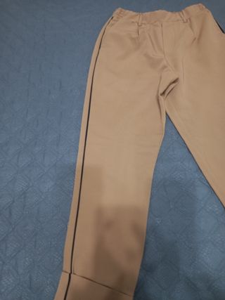 Pantaloni Bershka beige - usati pochissime volte .