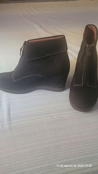 Botines negros de tacón