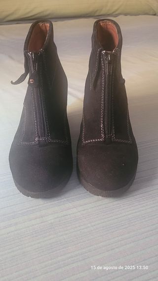 Botines negros de tacón