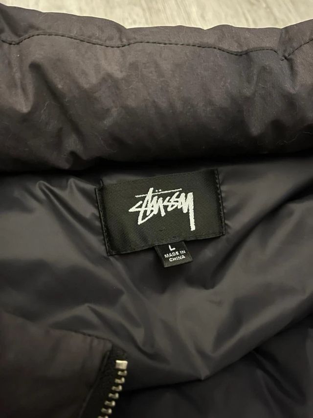 Piume in nylon riciclato Stussy - Nero vintage
