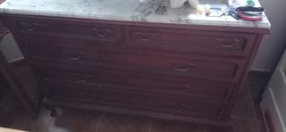 Cómoda antigua de madera.
PRECIO NEGOCIABLE.