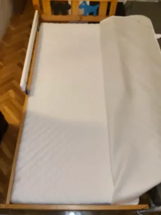 Cama y colchon infantil Ikea -  con protectores