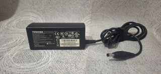 Cargador Toshiba G71C000DP410