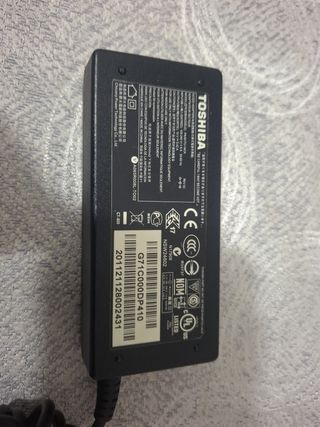 Cargador Toshiba G71C000DP410