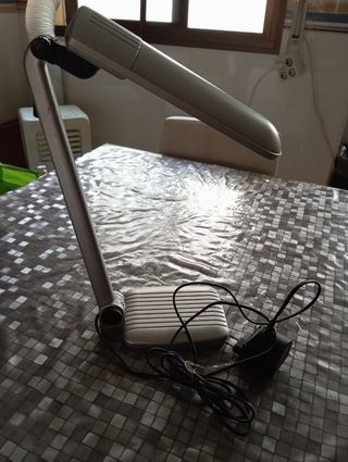Flexo metálico gris - lámpara de escritorio