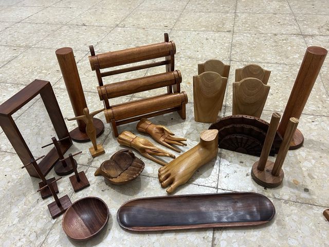 Expositores artesanales bisutería