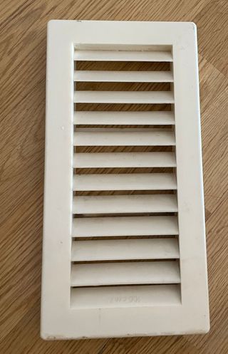 Rejilla ventilación baño