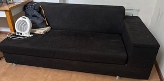 Divano nero in tessuto