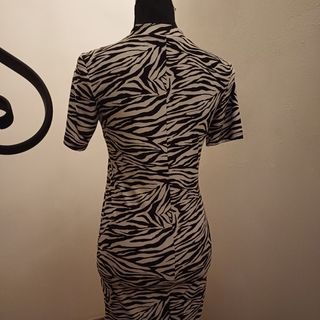 Vestido cebra Bershka - Talla L