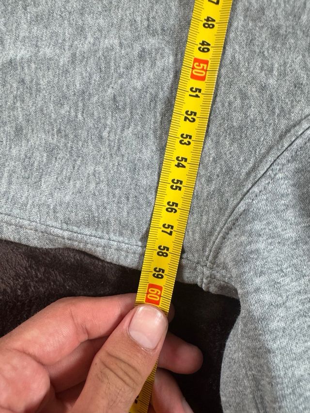 Sudadera con capucha Nike gris y negra