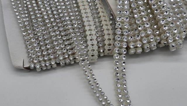 Cinta pedreria brillante 2 anchos