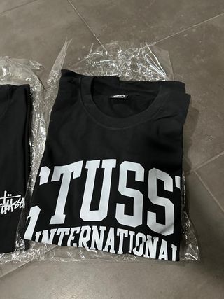 3 Camisetas Stüssy pretas - M