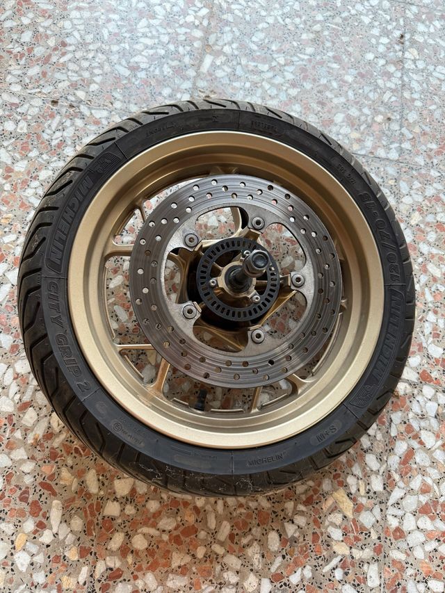 Llantas Yamaha X Max 300