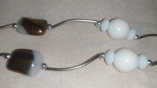 Collar y pendientes artesanales dorado-blanco