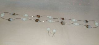 Collar y pendientes artesanales dorado-blanco