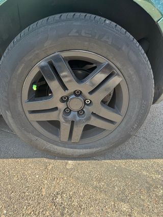 Llantas VW Golf 4 con ruedas casi nuevas