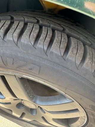 Llantas VW Golf 4 con ruedas casi nuevas