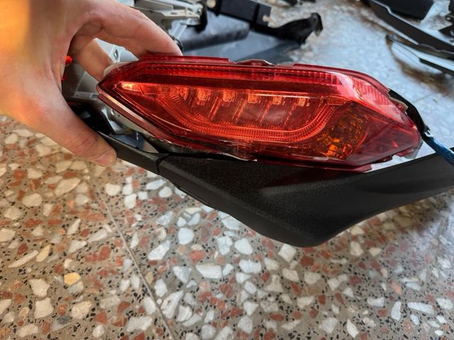 pilotos traseros Yamaha X Max 300