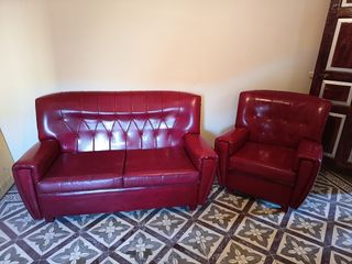 Sofá y sillón rojos - Piel sintética