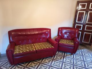 Sofá y sillón rojos - Piel sintética