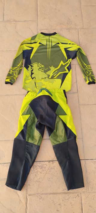 Casco Motocross y equipo enduro  niño niña .