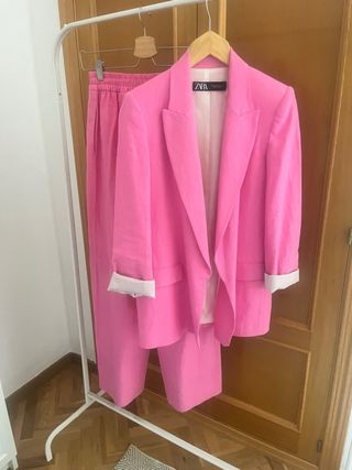 Traje de lino rosa Zara - Blazer y pantalón