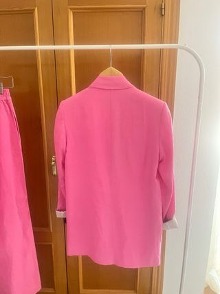 Traje de lino rosa Zara - Blazer y pantalón