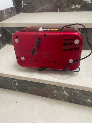 Radio retro Sunstech RPRD2600 roja