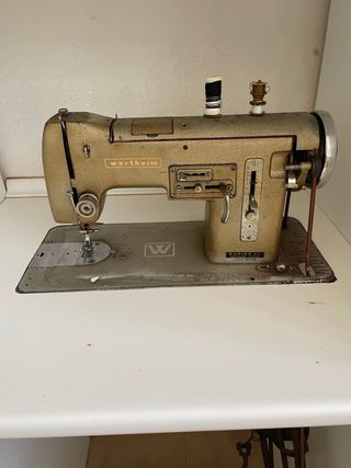 Máquina coser antigua