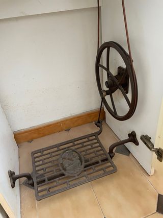 Máquina coser antigua