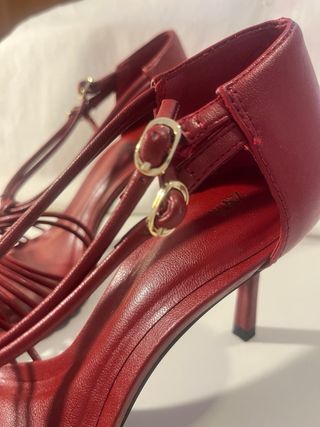 Sandalia tacón tipo cangrejera- Zara (t. 39)