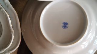 Vajilla porcelana fina blanca y dorada