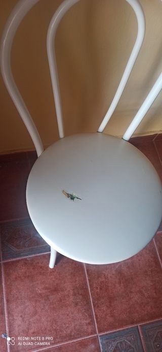 Silla vintage blanca cocina