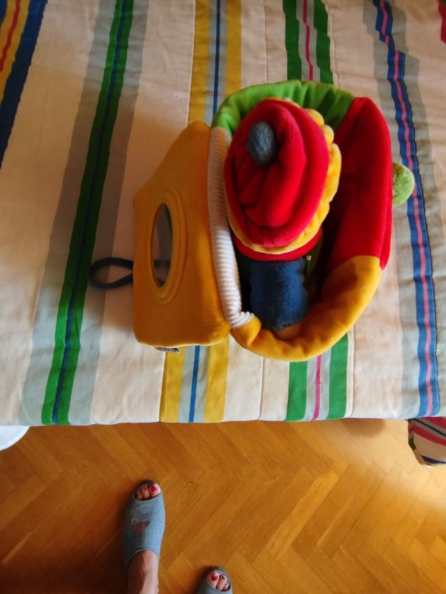 Payaso peluche en cubo